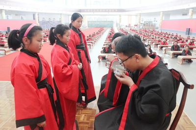 曲阜研學旅行,1000余位師生走進曲阜儒家研學基地體驗拜師禮